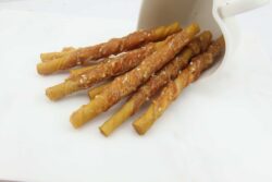 סיגר בייקון במעטפת עוף וסומסום